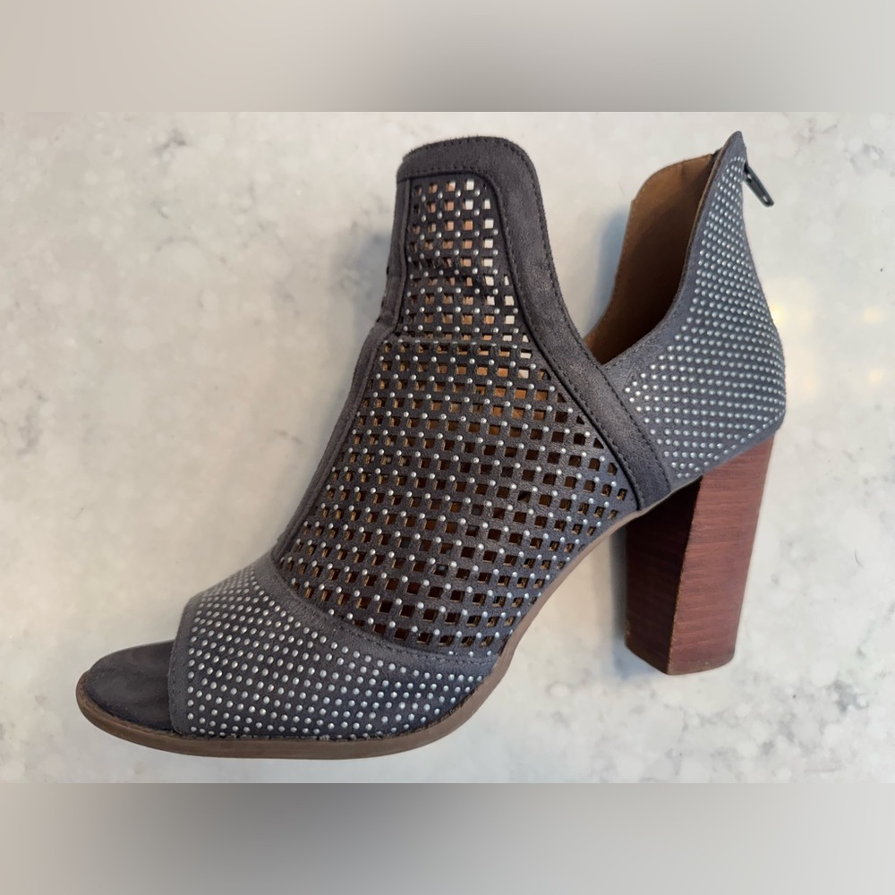 Gray & Silver Perforated Women's Heeled Booties, sz. 9 1/2